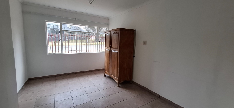 6 Bedroom Property for Sale in Ficksburg Free State
